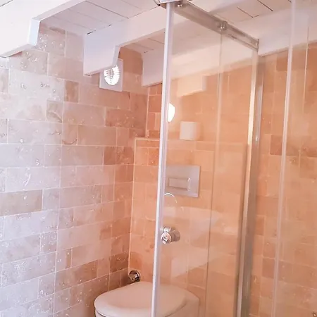 מלון Rebetiko אלאקאטי