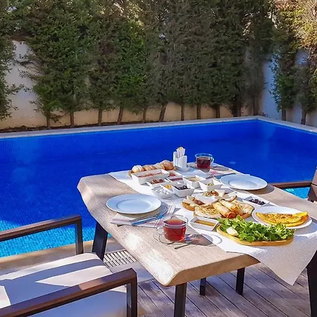 Hotell Rebetiko 4*