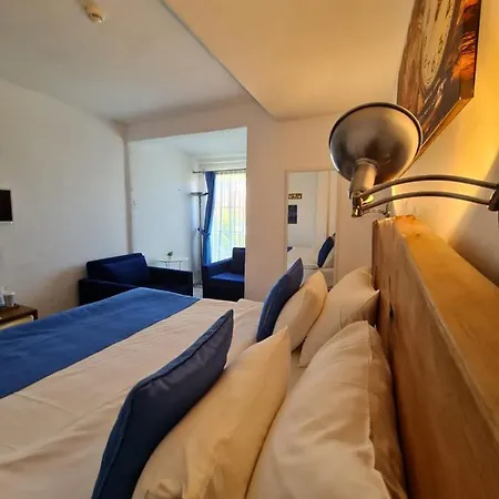 Rebetiko Hotel