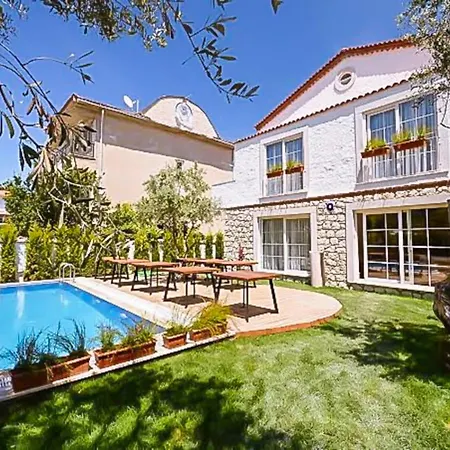 Rebetiko Otel Alaçatı