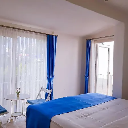 מלון Rebetiko אלאקאטי